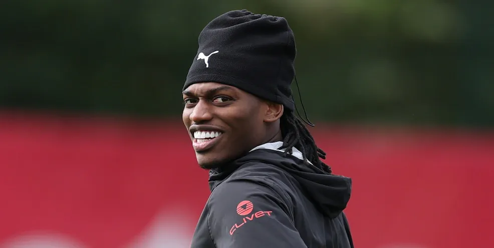 米兰跟队:莱奥伤愈复出参加合练,本轮可以出战那不勒斯